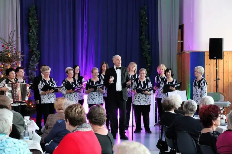 Der Günterberger Chor mit weihnachtlichem Programm bei der Seniorenweihnachtsfeier 2024